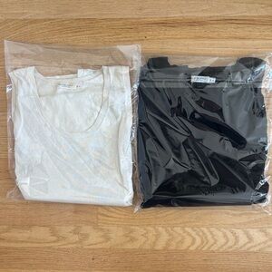 Suitsupply Off-white and Black Cotton Silk Tank top